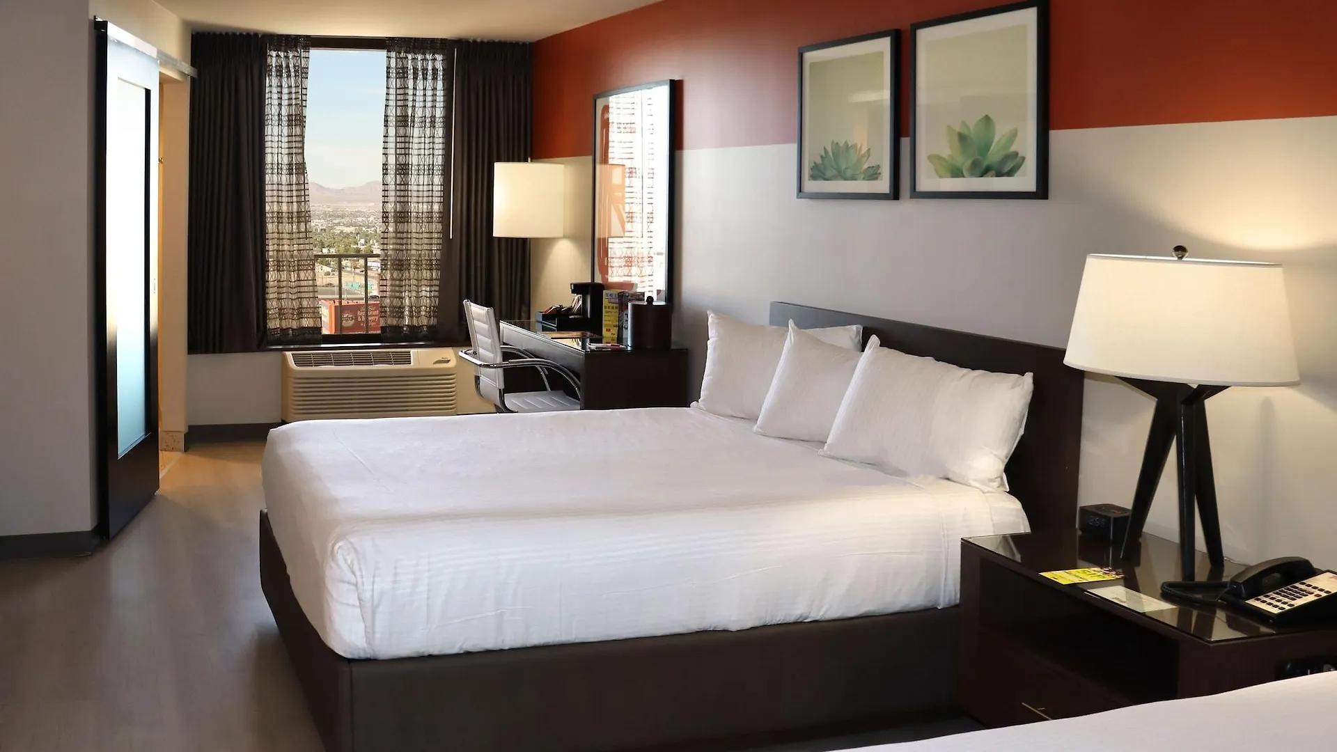 Plaza Hotel & Casino Las Vegas 4*,
